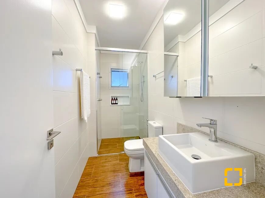 Casa com 320m², 3 quartos (sendo 2 suítes), 3 garagens, no bairro Jurerê Internacional em Florianópolis