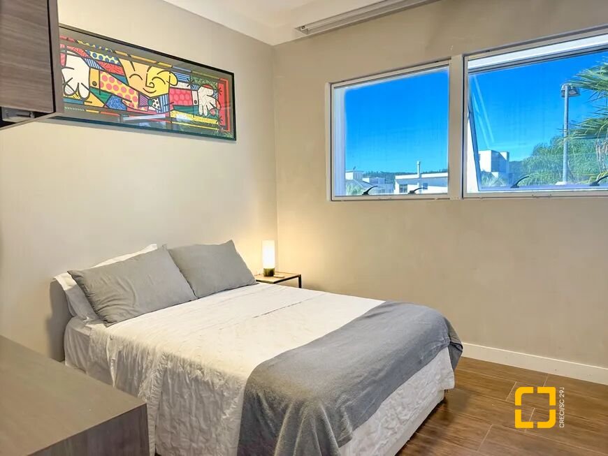 Casa com 320m², 3 quartos (sendo 2 suítes), 3 garagens, no bairro Jurerê Internacional em Florianópolis