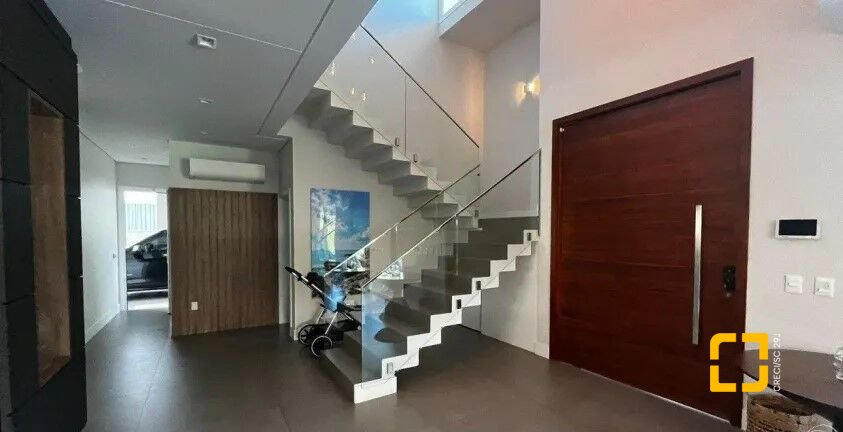 Casa com 433m², 10 quartos (sendo 5 suítes), 4 garagens, no bairro Jurerê Internacional em Florianópolis