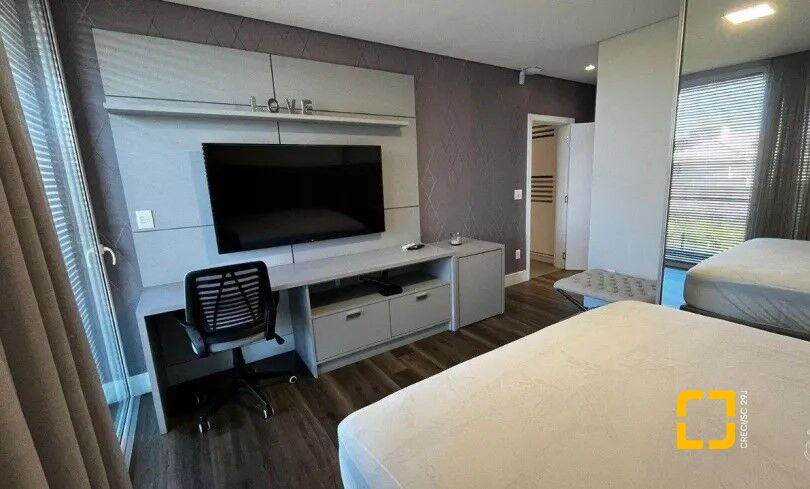 Casa com 433m², 10 quartos (sendo 5 suítes), 4 garagens, no bairro Jurerê Internacional em Florianópolis