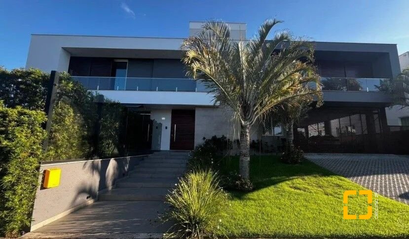Casa com 433m², 10 quartos (sendo 5 suítes), 4 garagens, no bairro Jurerê Internacional em Florianópolis