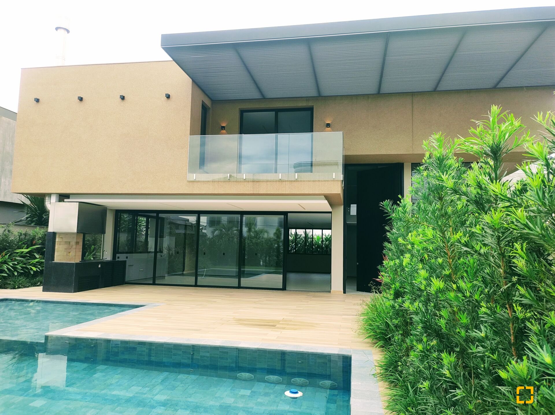 Casa com 700m², 10 quartos (sendo 5 suítes), 6 garagens, no bairro Jurerê Internacional em Florianópolis