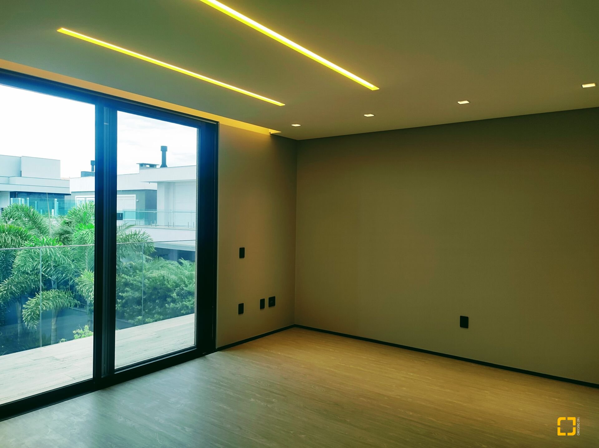 Casa com 700m², 10 quartos (sendo 5 suítes), 6 garagens, no bairro Jurerê Internacional em Florianópolis