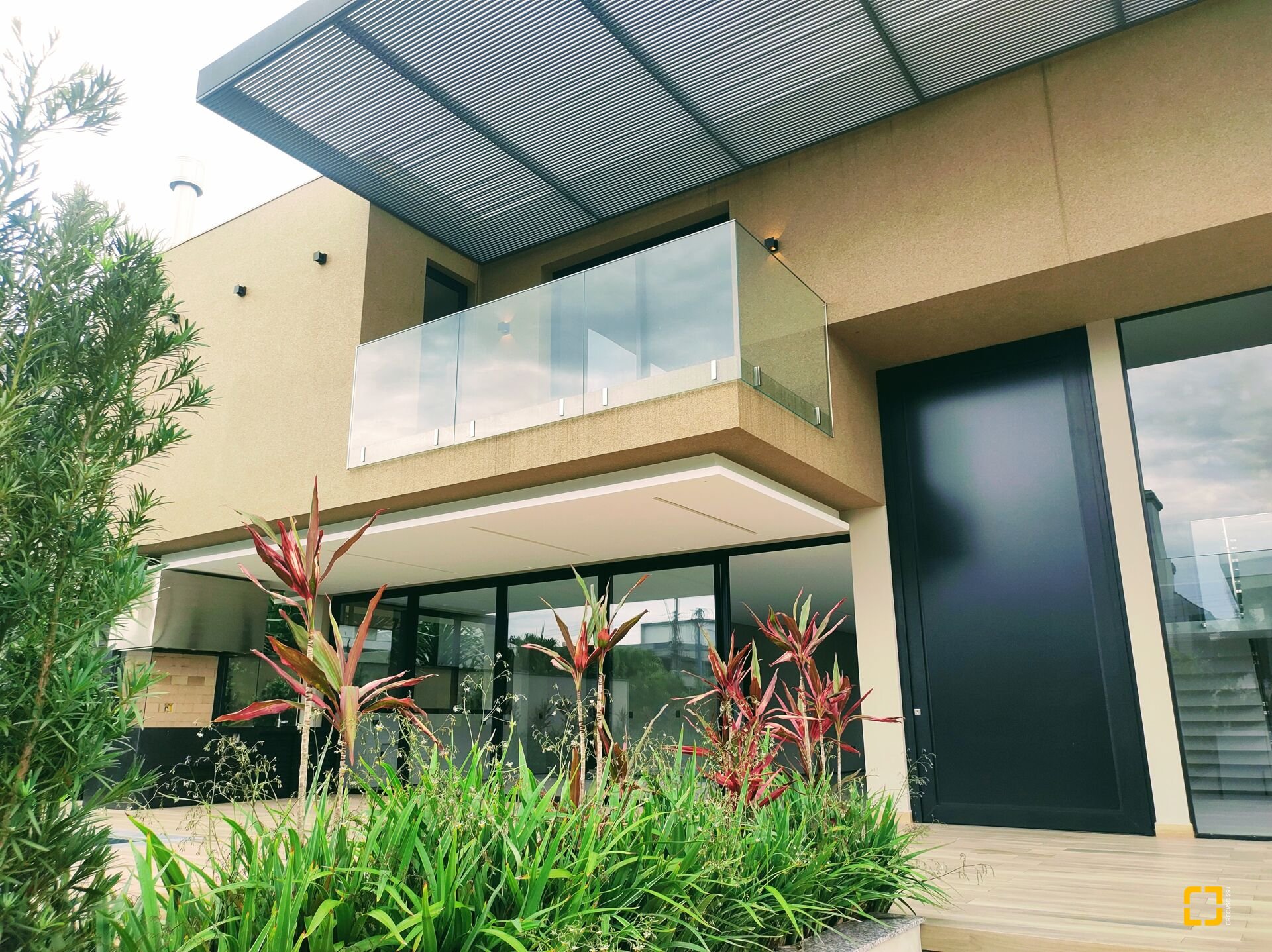 Casa com 700m², 10 quartos (sendo 5 suítes), 6 garagens, no bairro Jurerê Internacional em Florianópolis