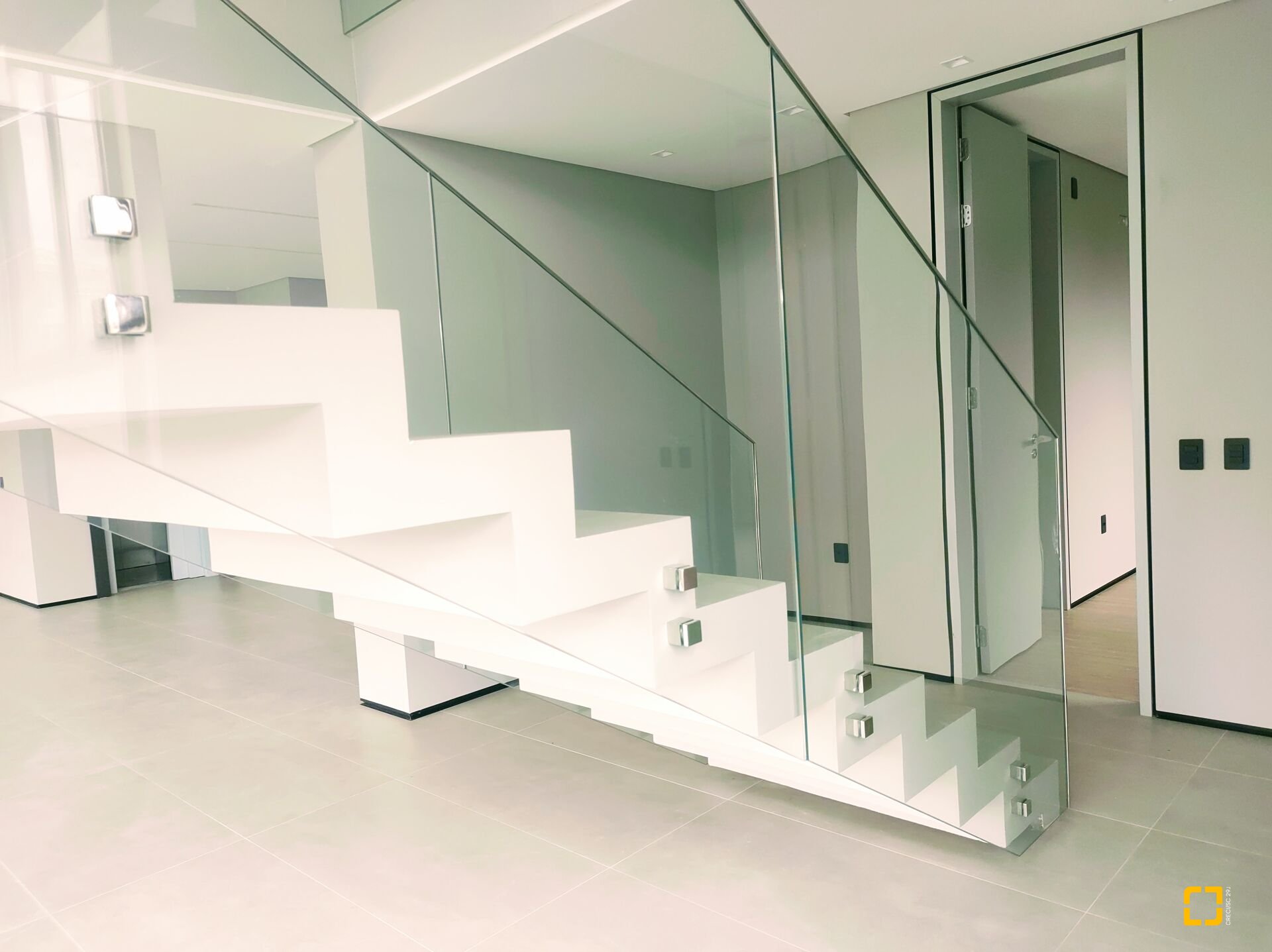 Casa com 700m², 10 quartos (sendo 5 suítes), 6 garagens, no bairro Jurerê Internacional em Florianópolis