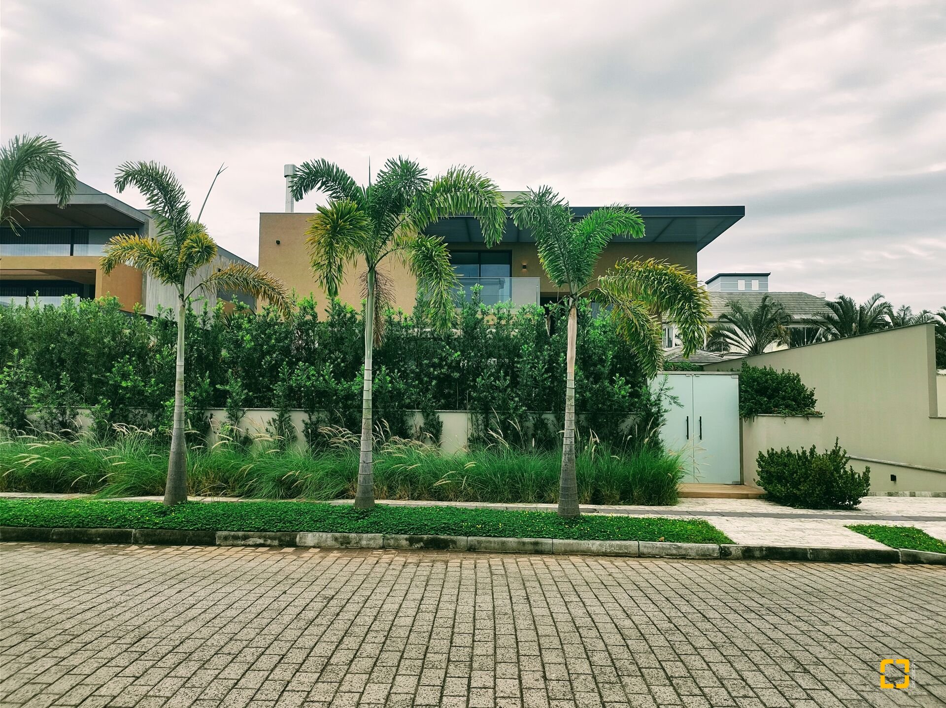 Casa com 700m², 10 quartos (sendo 5 suítes), 6 garagens, no bairro Jurerê Internacional em Florianópolis
