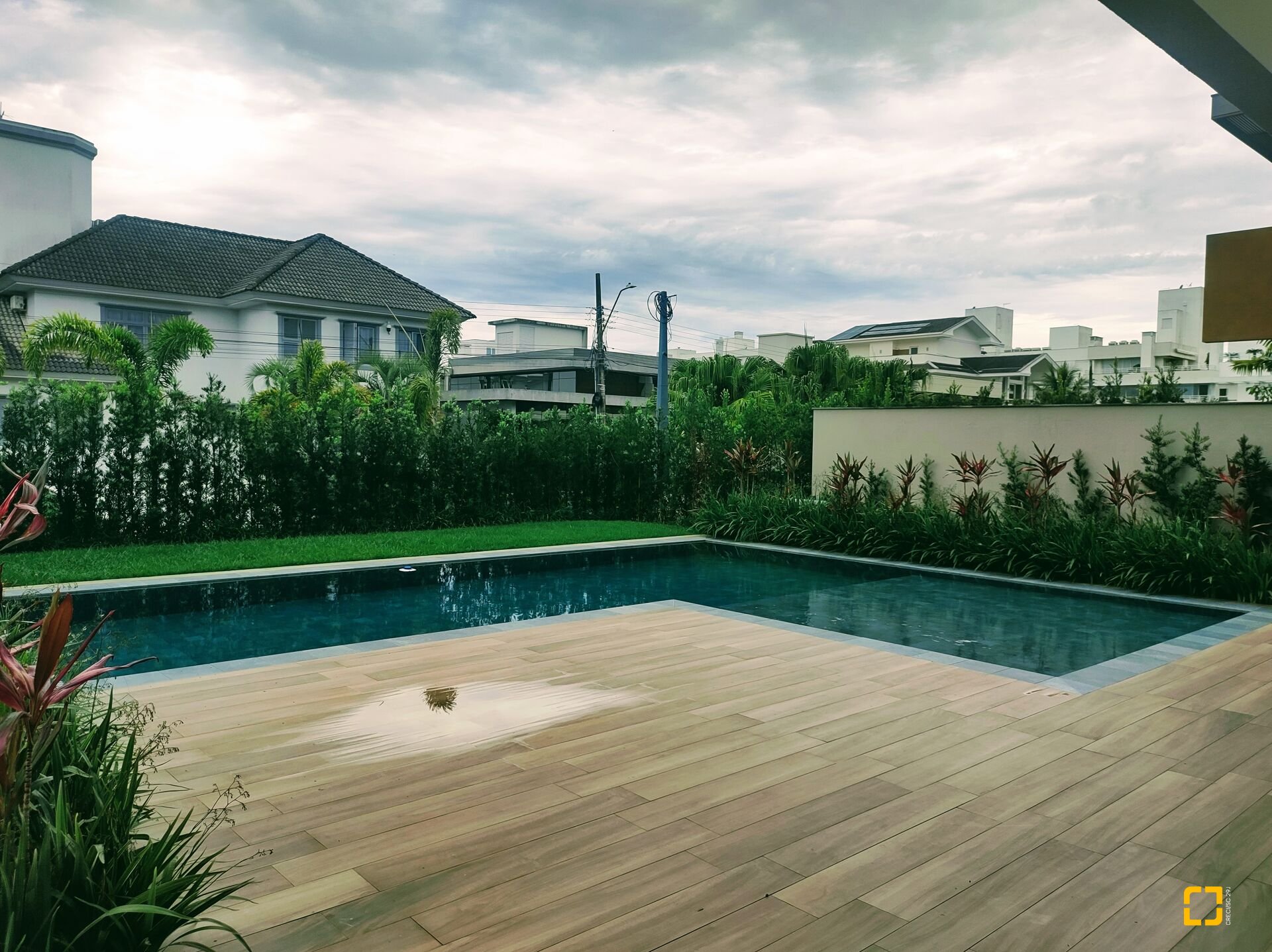 Casa com 700m², 10 quartos (sendo 5 suítes), 6 garagens, no bairro Jurerê Internacional em Florianópolis
