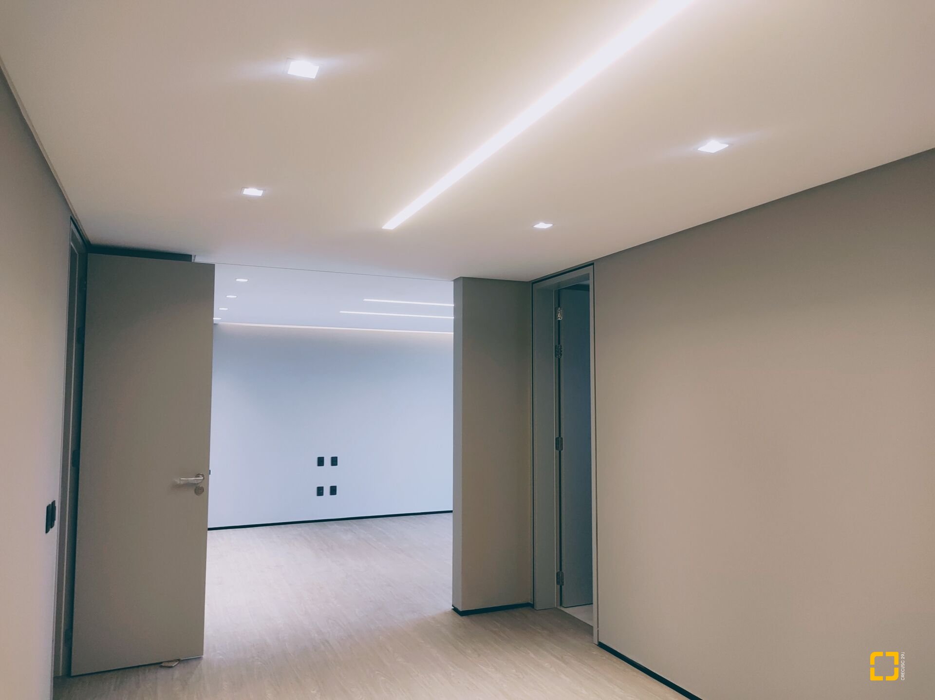 Casa com 700m², 10 quartos (sendo 5 suítes), 6 garagens, no bairro Jurerê Internacional em Florianópolis