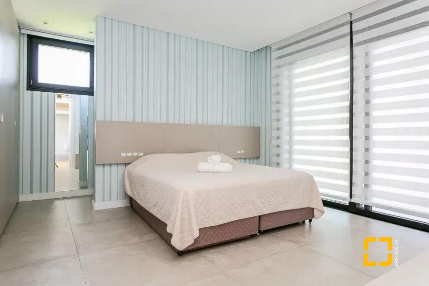 Casa com 460m², 10 quartos (sendo 5 suítes), 2 garagens, no bairro Jurerê Internacional em Florianópolis