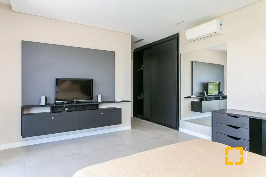 Casa com 460m², 10 quartos (sendo 5 suítes), 2 garagens, no bairro Jurerê Internacional em Florianópolis