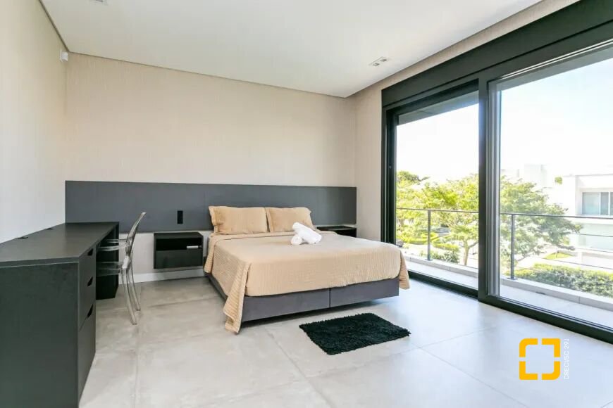 Casa com 460m², 10 quartos (sendo 5 suítes), 2 garagens, no bairro Jurerê Internacional em Florianópolis