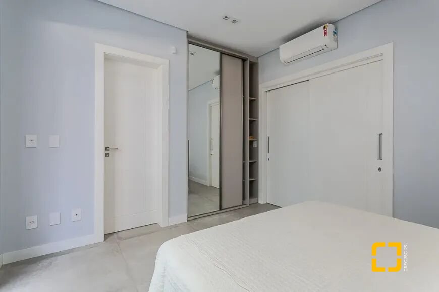 Casa com 460m², 10 quartos (sendo 5 suítes), 2 garagens, no bairro Jurerê Internacional em Florianópolis