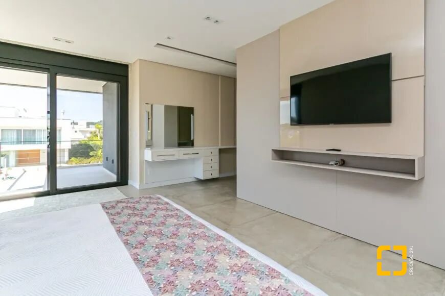 Casa com 460m², 10 quartos (sendo 5 suítes), 2 garagens, no bairro Jurerê Internacional em Florianópolis