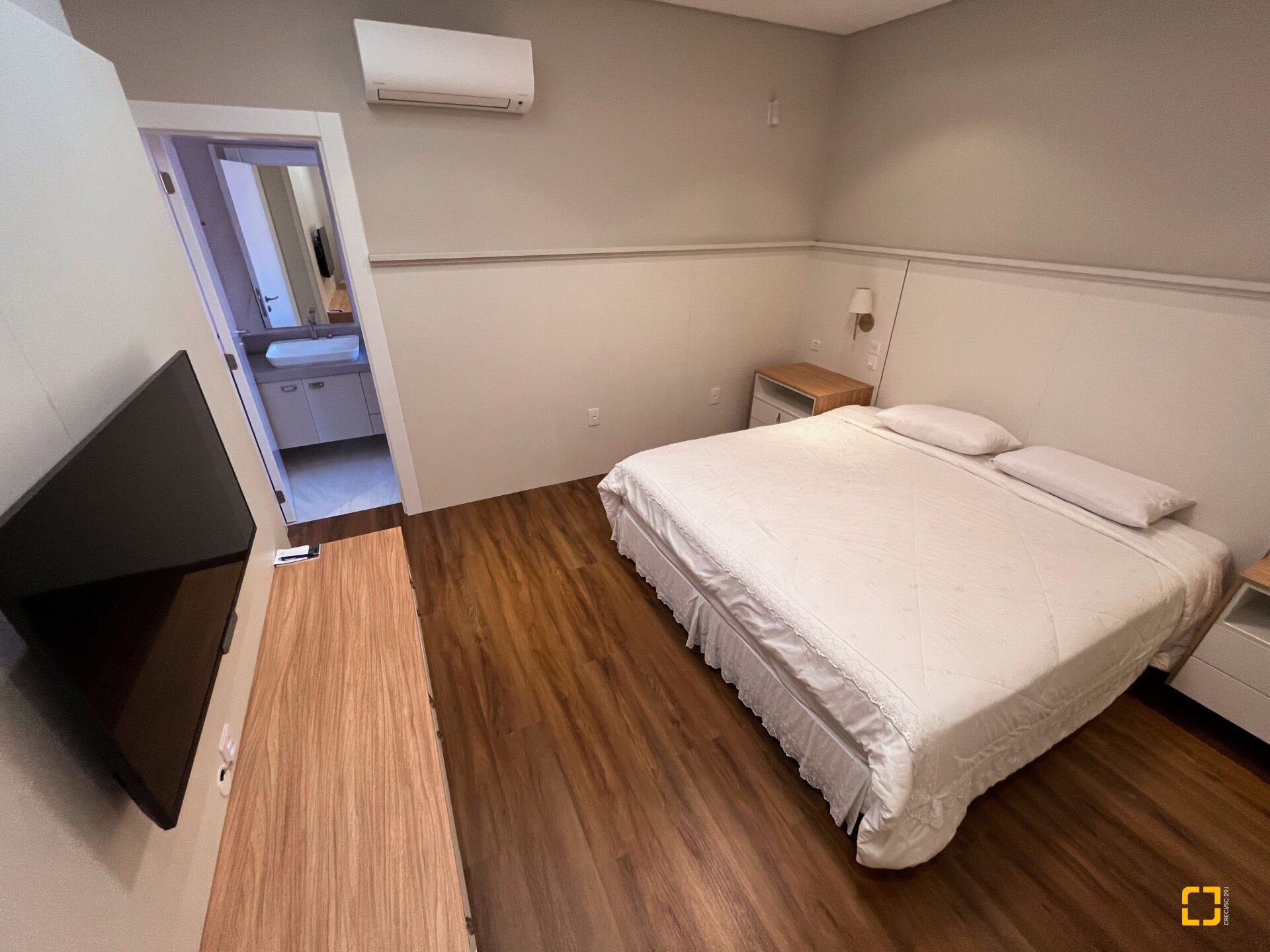 Casa com 400m², 8 quartos (sendo 4 suítes), 4 garagens, no bairro Jurerê Internacional em Florianópolis