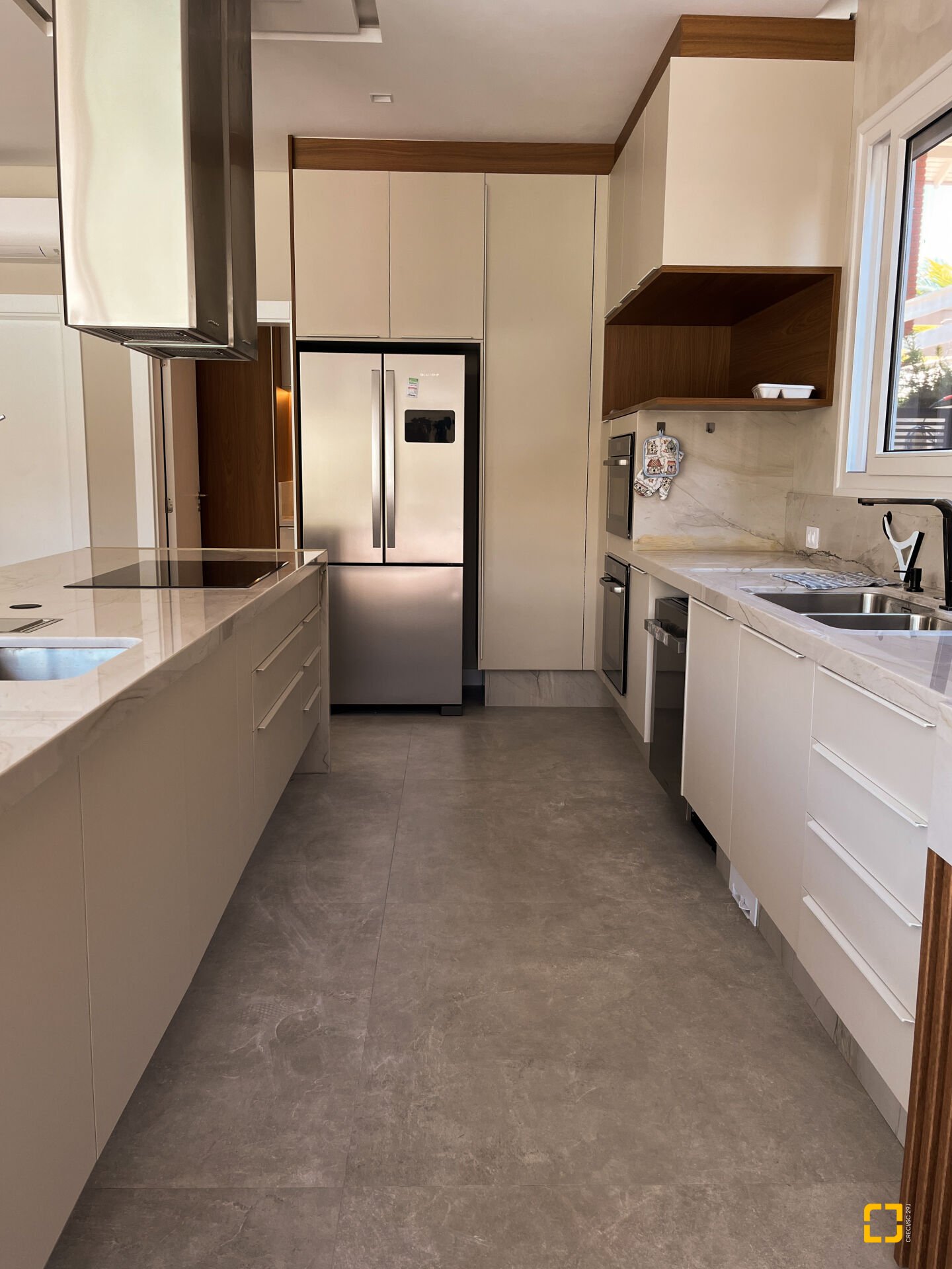 Casa com 400m², 8 quartos (sendo 4 suítes), 4 garagens, no bairro Jurerê Internacional em Florianópolis