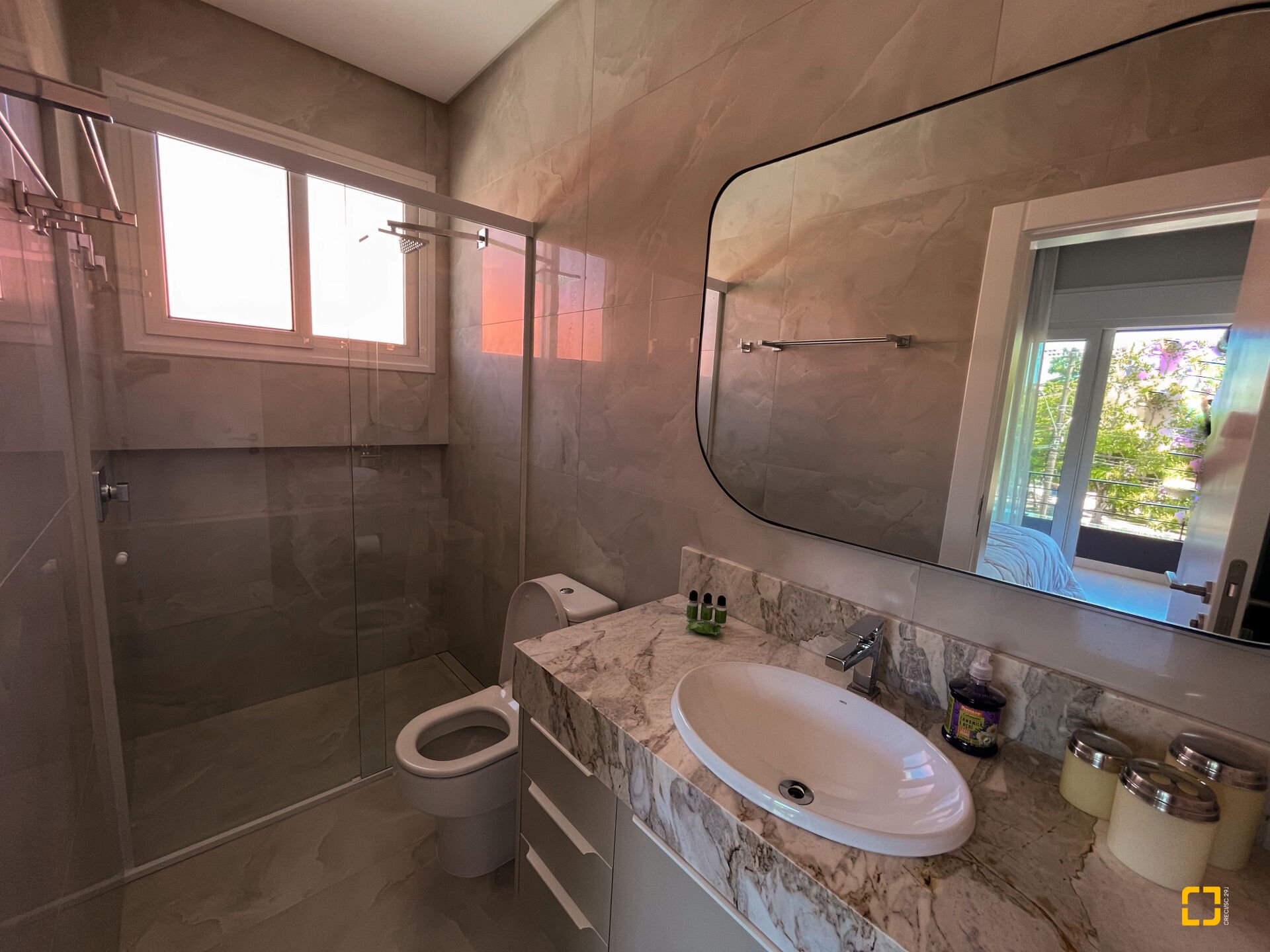 Casa com 400m², 8 quartos (sendo 4 suítes), 4 garagens, no bairro Jurerê Internacional em Florianópolis