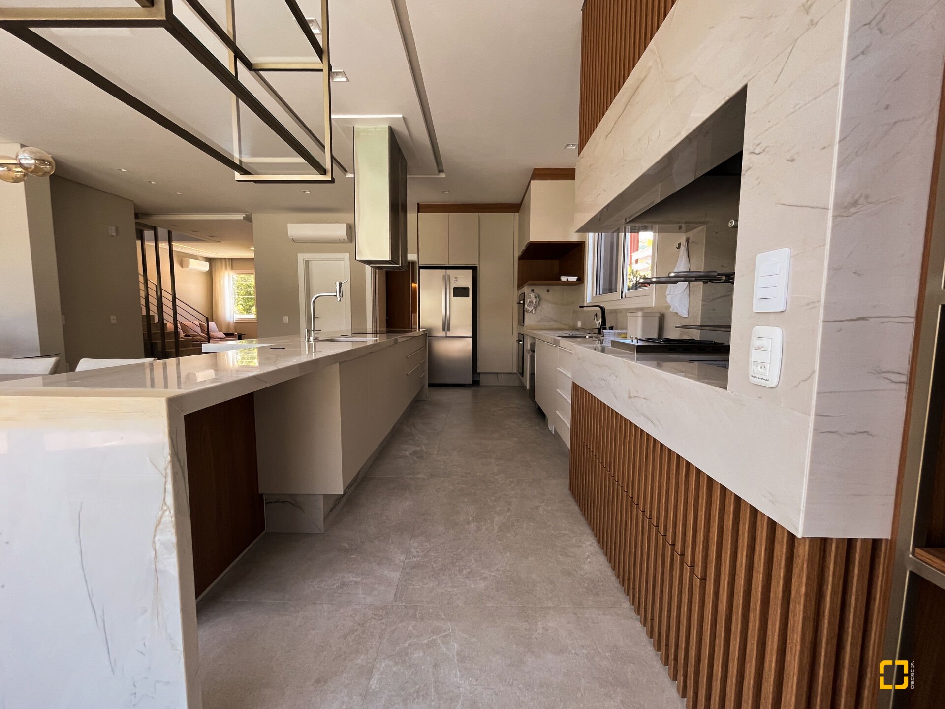 Casa com 400m², 8 quartos (sendo 4 suítes), 4 garagens, no bairro Jurerê Internacional em Florianópolis