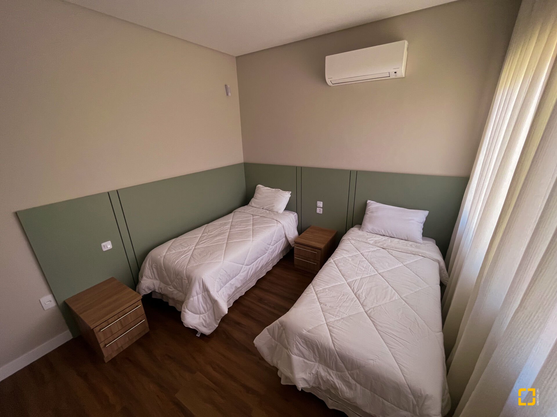Casa com 400m², 8 quartos (sendo 4 suítes), 4 garagens, no bairro Jurerê Internacional em Florianópolis