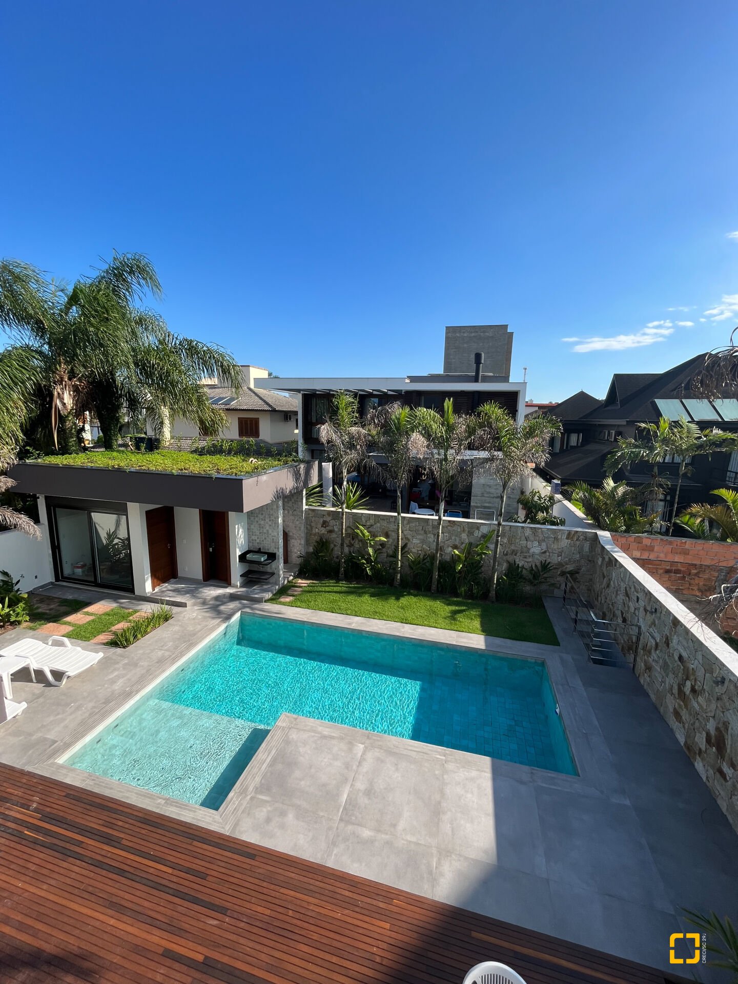 Casa com 400m², 8 quartos (sendo 4 suítes), 4 garagens, no bairro Jurerê Internacional em Florianópolis