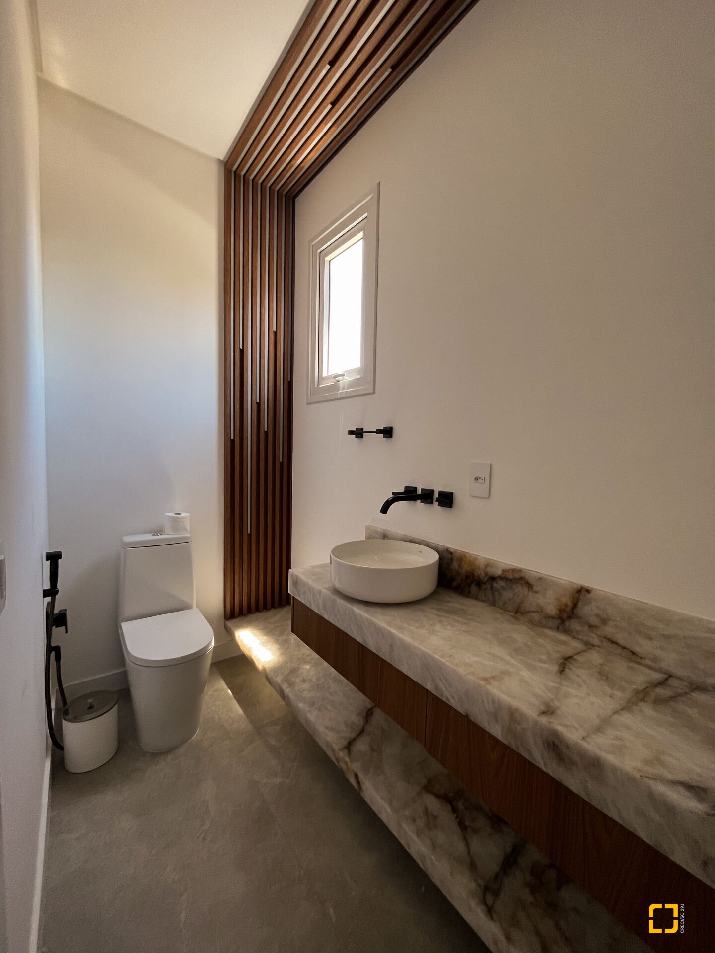 Casa com 400m², 8 quartos (sendo 4 suítes), 4 garagens, no bairro Jurerê Internacional em Florianópolis
