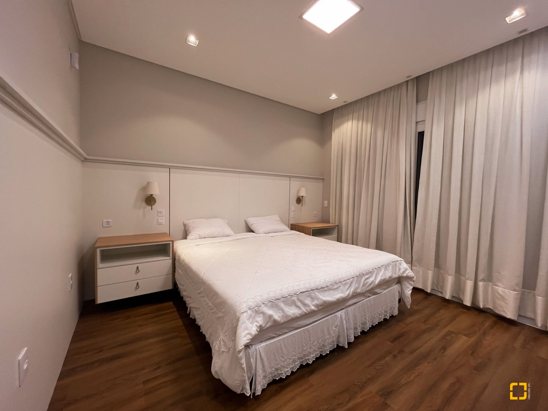 Casa com 400m², 8 quartos (sendo 4 suítes), 4 garagens, no bairro Jurerê Internacional em Florianópolis