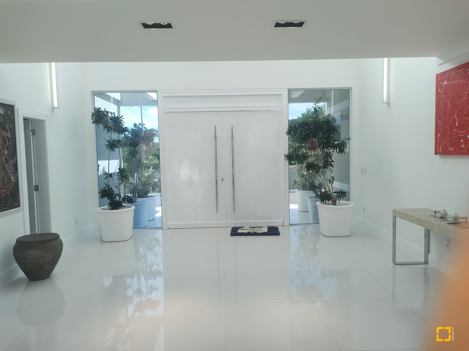 Casa com 995m², 17 quartos (sendo 8 suítes), 4 garagens, no bairro Jurerê Internacional em Florianópolis