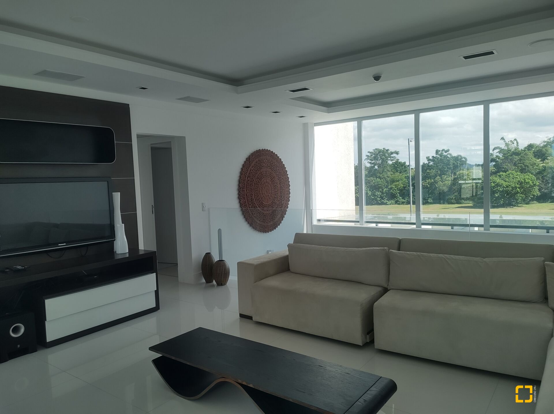 Casa com 995m², 17 quartos (sendo 8 suítes), 4 garagens, no bairro Jurerê Internacional em Florianópolis