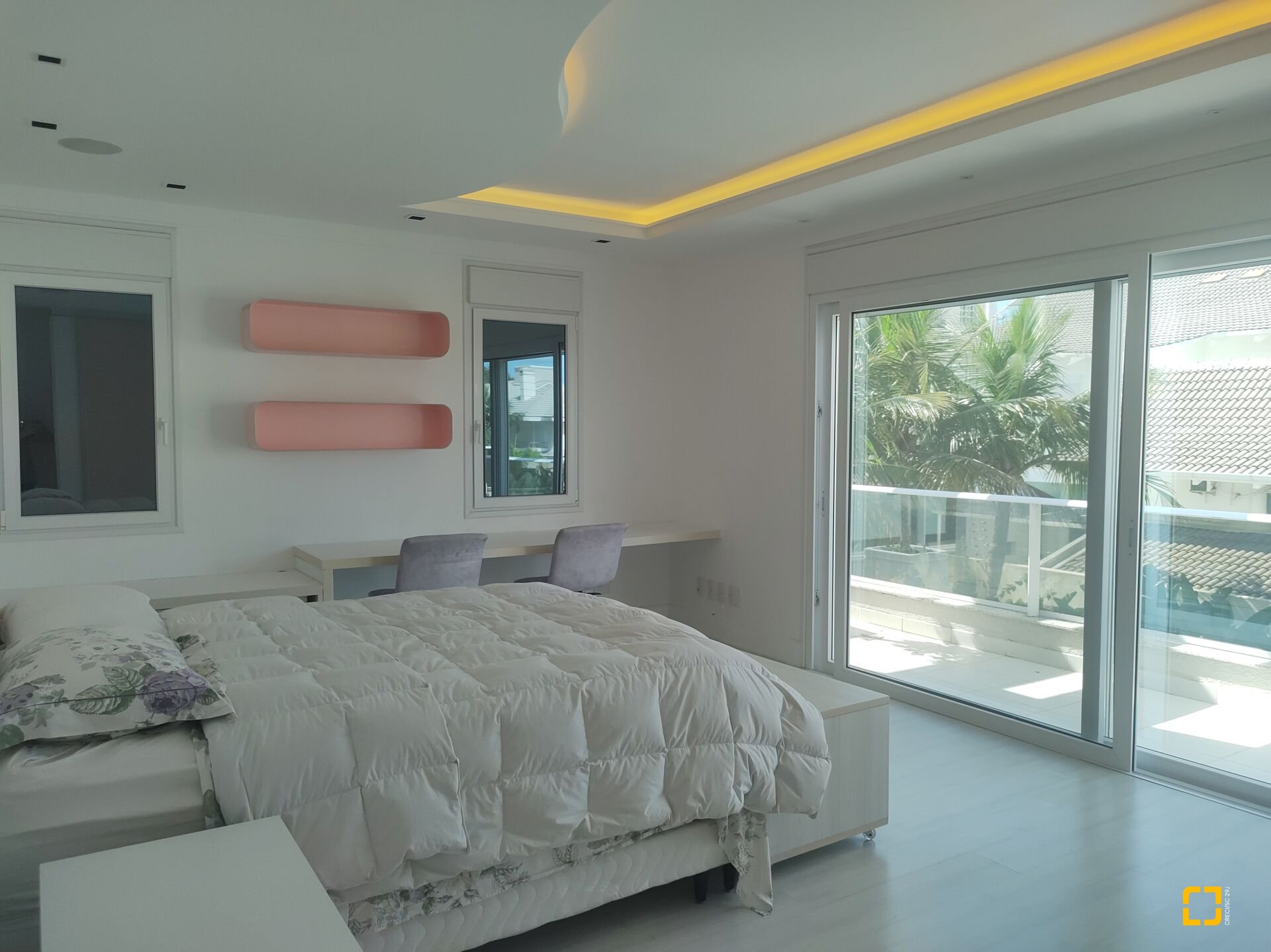 Casa com 995m², 17 quartos (sendo 8 suítes), 4 garagens, no bairro Jurerê Internacional em Florianópolis
