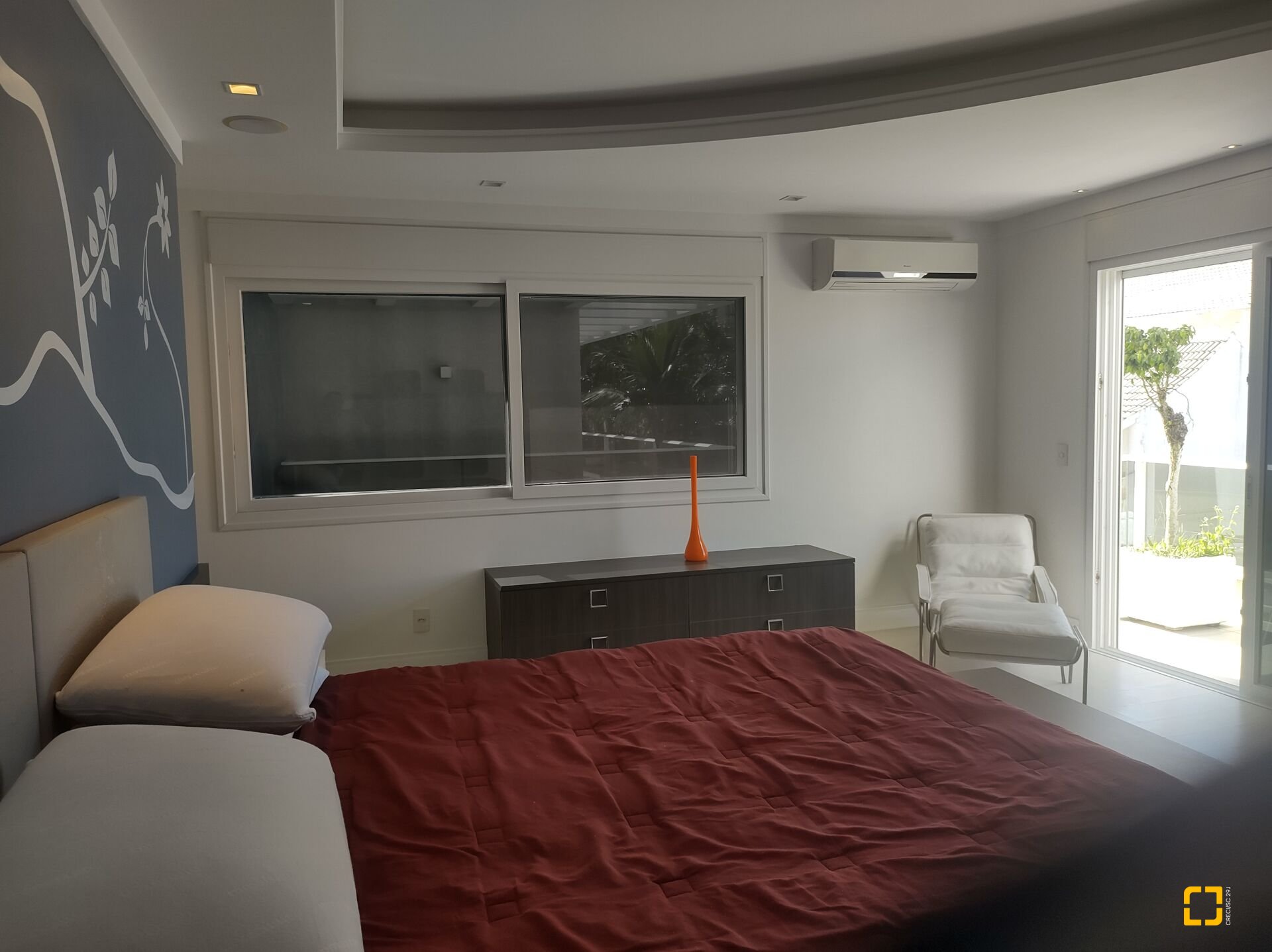 Casa com 995m², 17 quartos (sendo 8 suítes), 4 garagens, no bairro Jurerê Internacional em Florianópolis