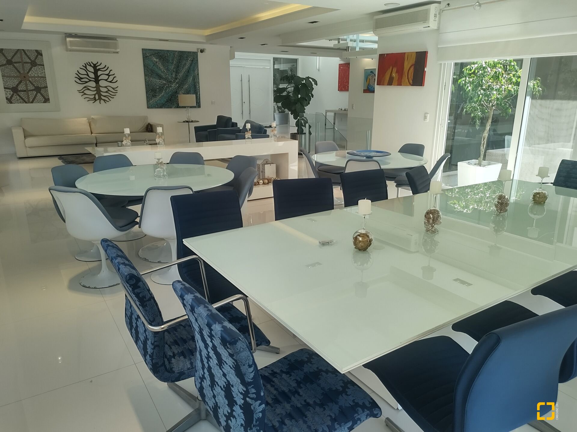 Casa com 995m², 17 quartos (sendo 8 suítes), 4 garagens, no bairro Jurerê Internacional em Florianópolis