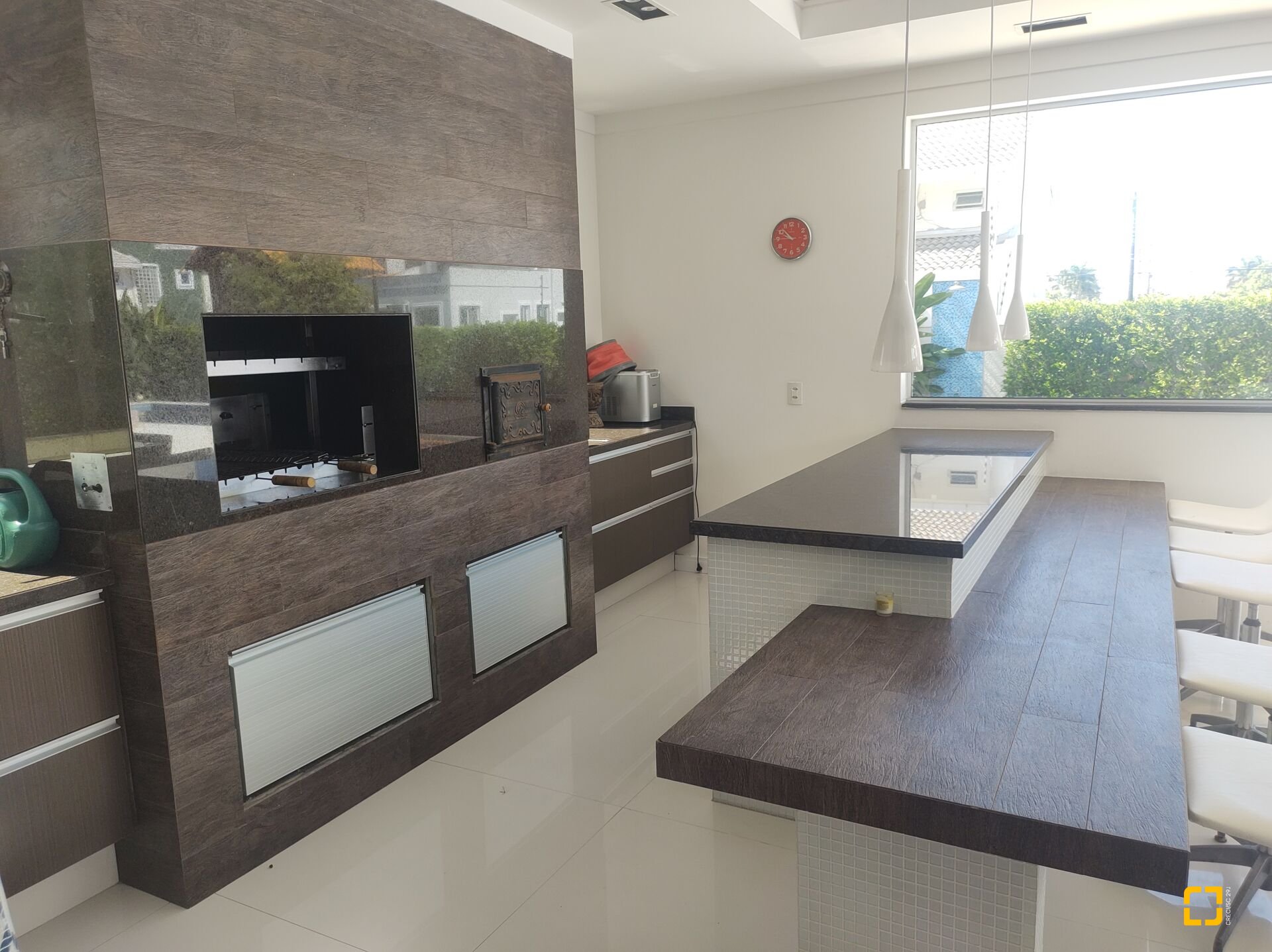 Casa com 995m², 17 quartos (sendo 8 suítes), 4 garagens, no bairro Jurerê Internacional em Florianópolis
