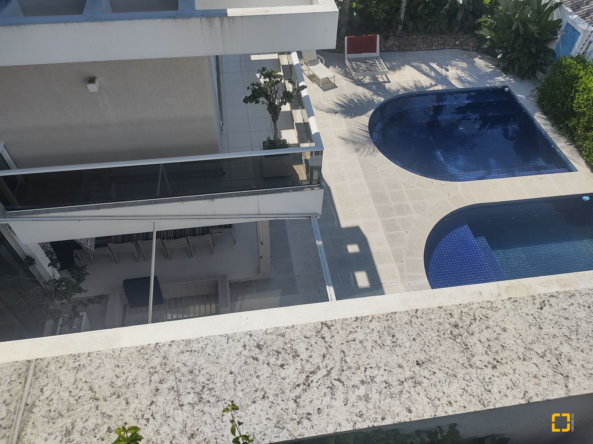 Casa com 995m², 17 quartos (sendo 8 suítes), 4 garagens, no bairro Jurerê Internacional em Florianópolis