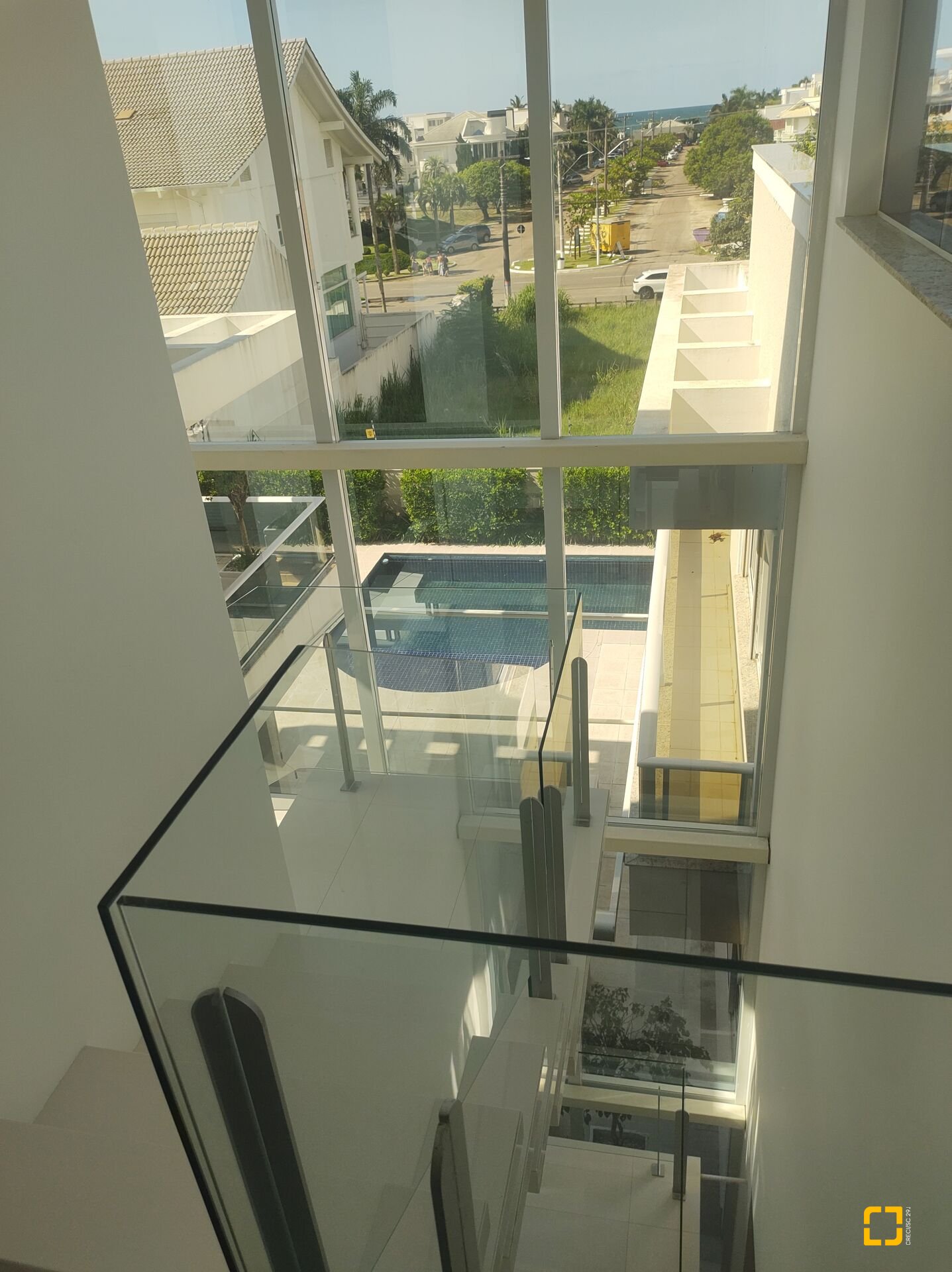 Casa com 995m², 17 quartos (sendo 8 suítes), 4 garagens, no bairro Jurerê Internacional em Florianópolis