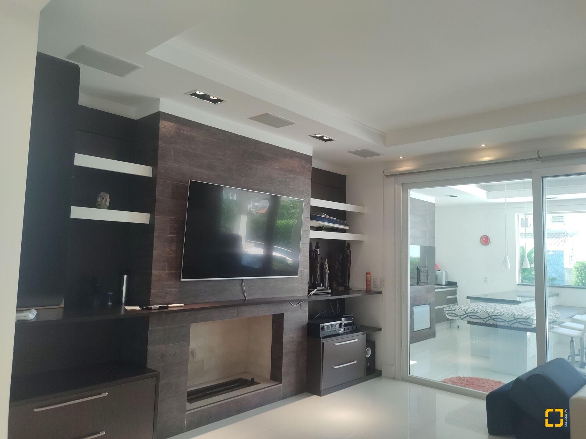 Casa com 995m², 17 quartos (sendo 8 suítes), 4 garagens, no bairro Jurerê Internacional em Florianópolis