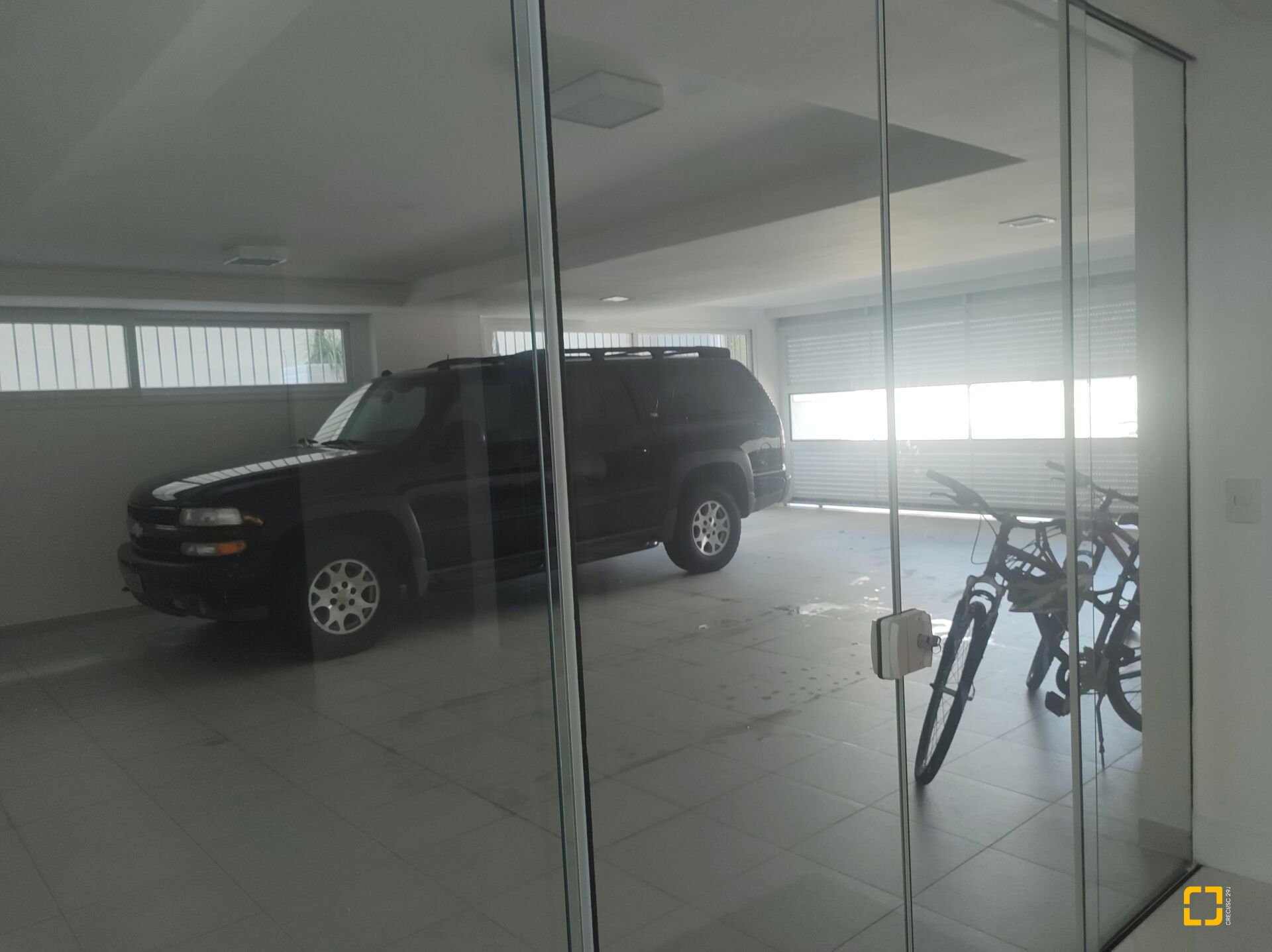 Casa com 995m², 17 quartos (sendo 8 suítes), 4 garagens, no bairro Jurerê Internacional em Florianópolis