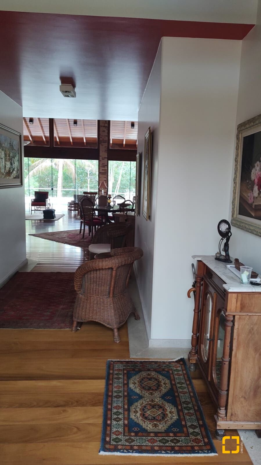 Casa com 355m², 5 quartos (sendo 2 suítes), 2 garagens, no bairro Jurerê Internacional em Florianópolis