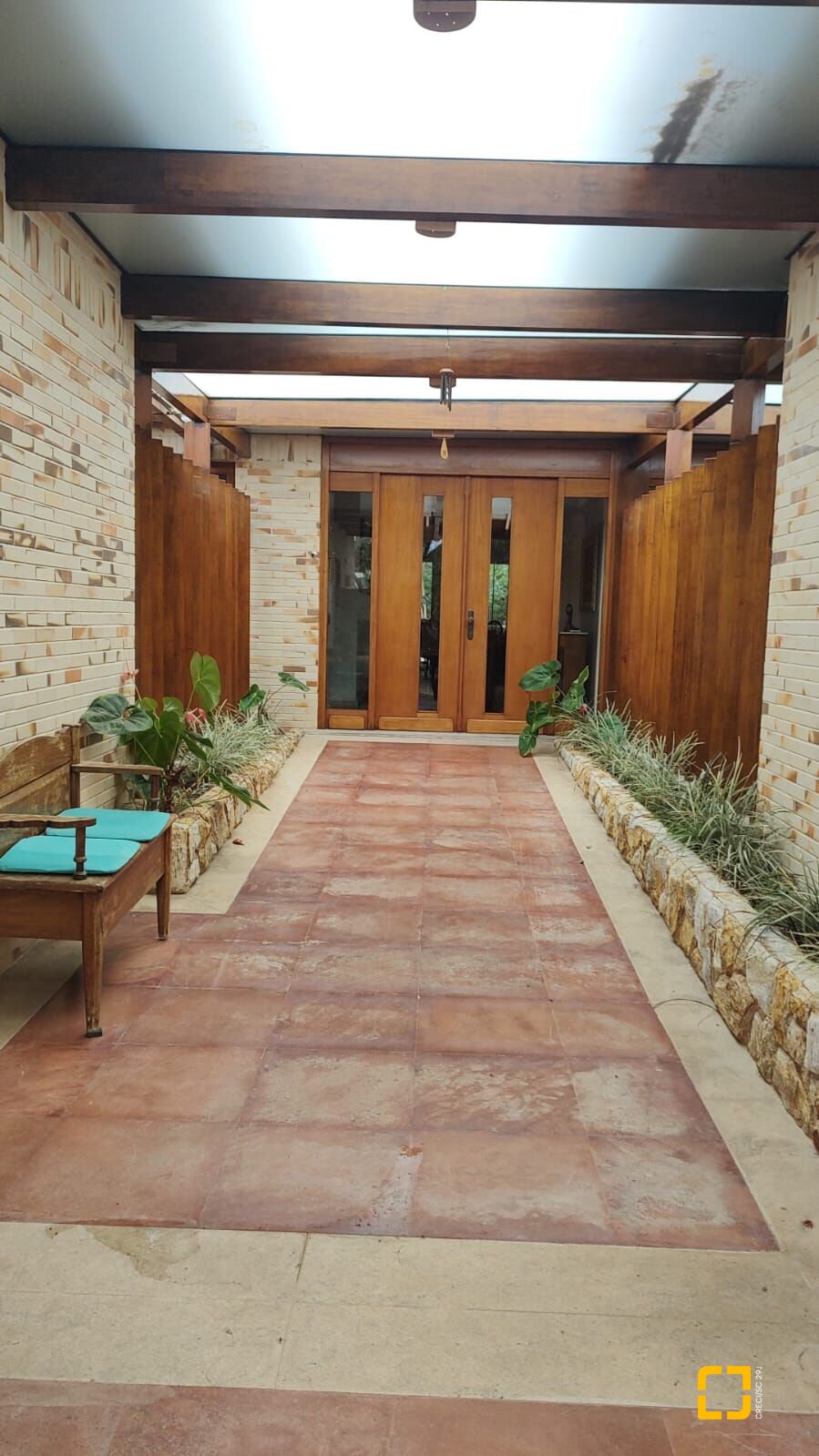 Casa com 355m², 5 quartos (sendo 2 suítes), 2 garagens, no bairro Jurerê Internacional em Florianópolis