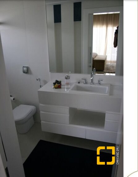 Casa com 758m², 10 quartos (sendo 5 suítes), 5 garagens, no bairro Jurerê Internacional em Florianópolis