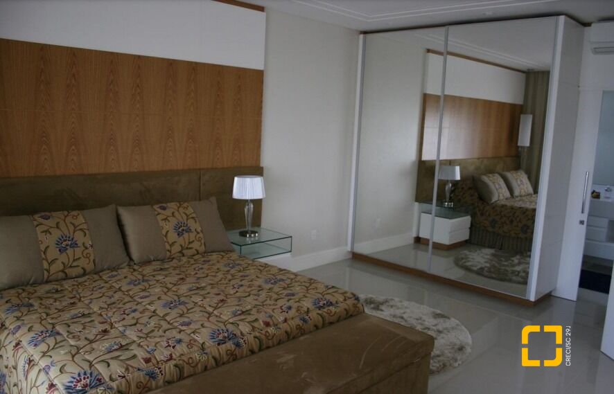 Casa com 758m², 10 quartos (sendo 5 suítes), 5 garagens, no bairro Jurerê Internacional em Florianópolis