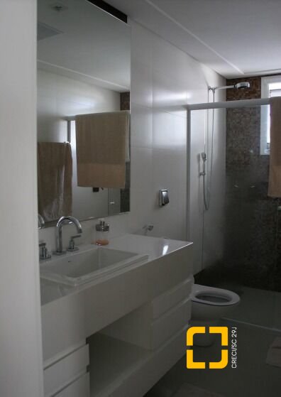 Casa com 758m², 10 quartos (sendo 5 suítes), 5 garagens, no bairro Jurerê Internacional em Florianópolis