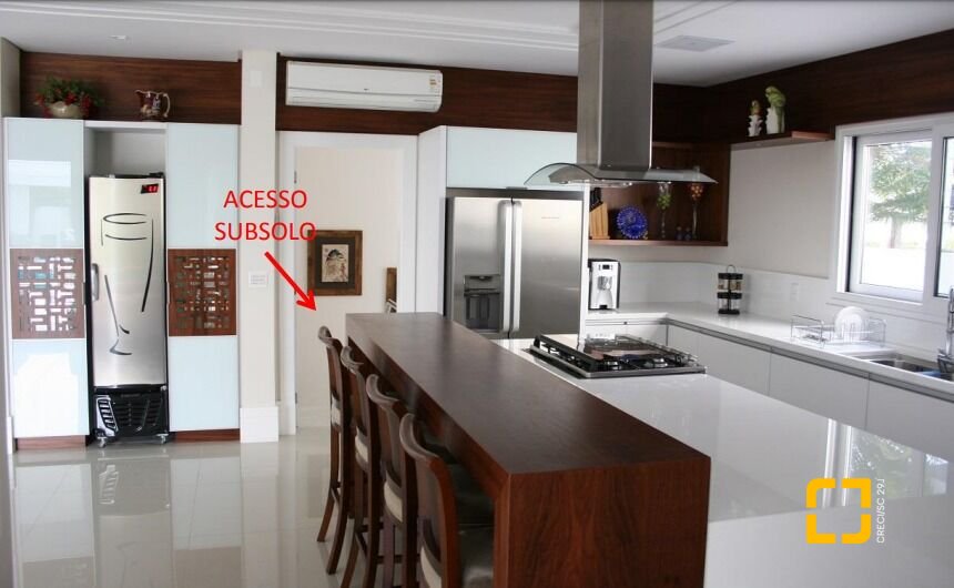 Casa com 758m², 10 quartos (sendo 5 suítes), 5 garagens, no bairro Jurerê Internacional em Florianópolis