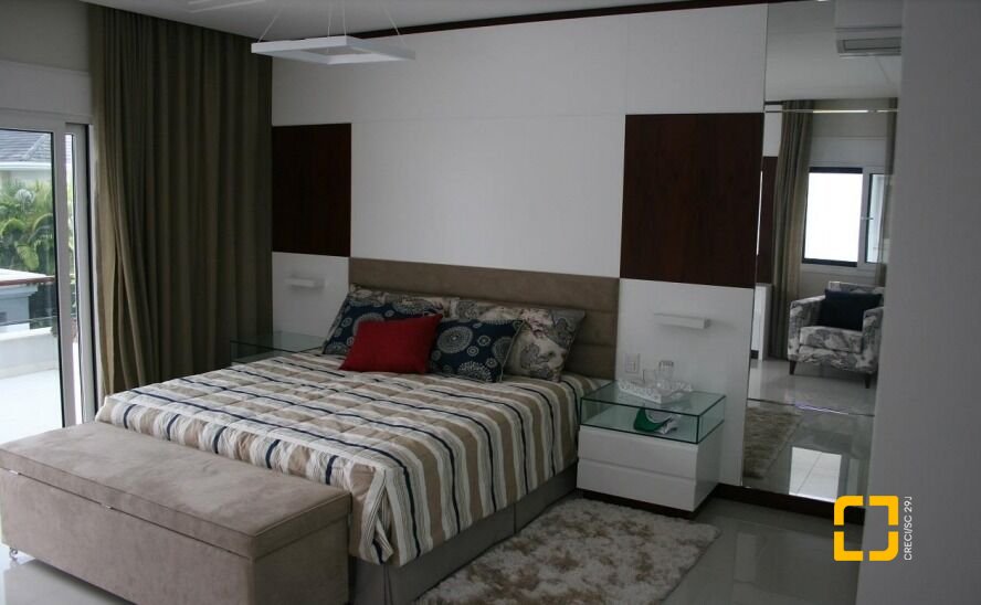 Casa com 758m², 10 quartos (sendo 5 suítes), 5 garagens, no bairro Jurerê Internacional em Florianópolis