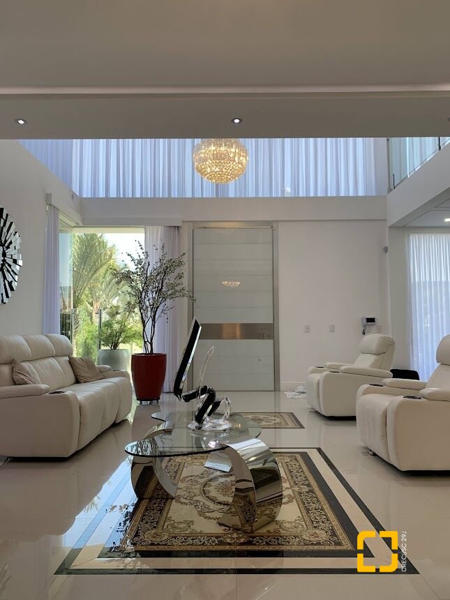 Casa com 739m², 8 quartos (sendo 4 suítes), 4 garagens, no bairro Jurerê Internacional em Florianópolis