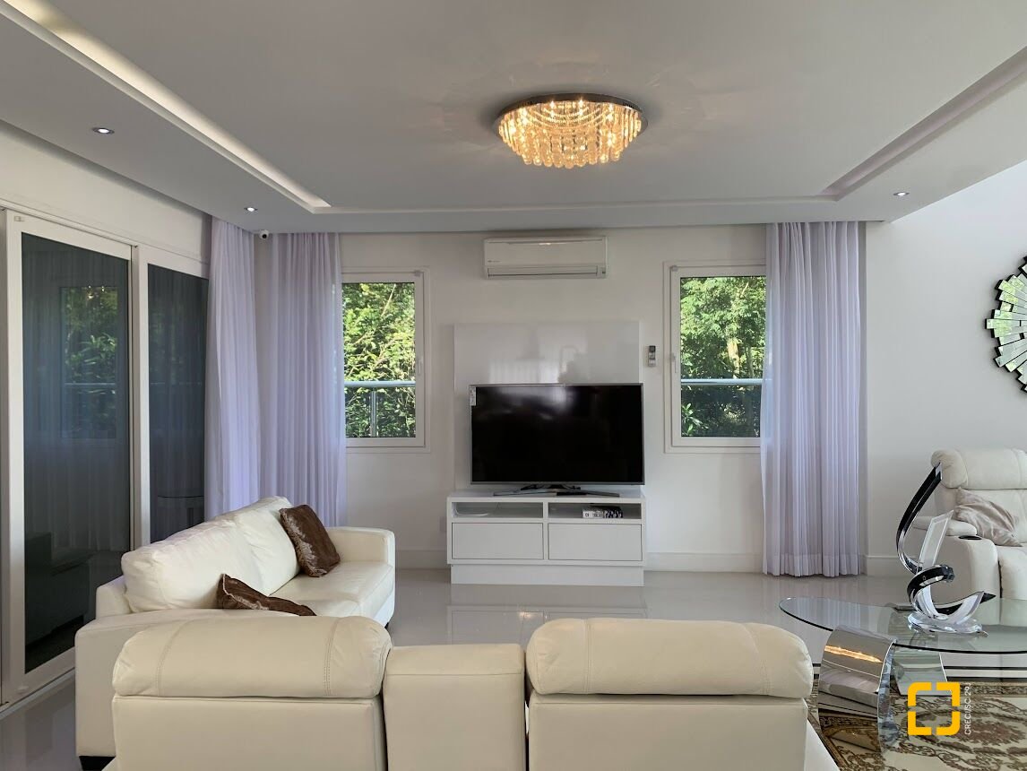 Casa com 739m², 8 quartos (sendo 4 suítes), 4 garagens, no bairro Jurerê Internacional em Florianópolis
