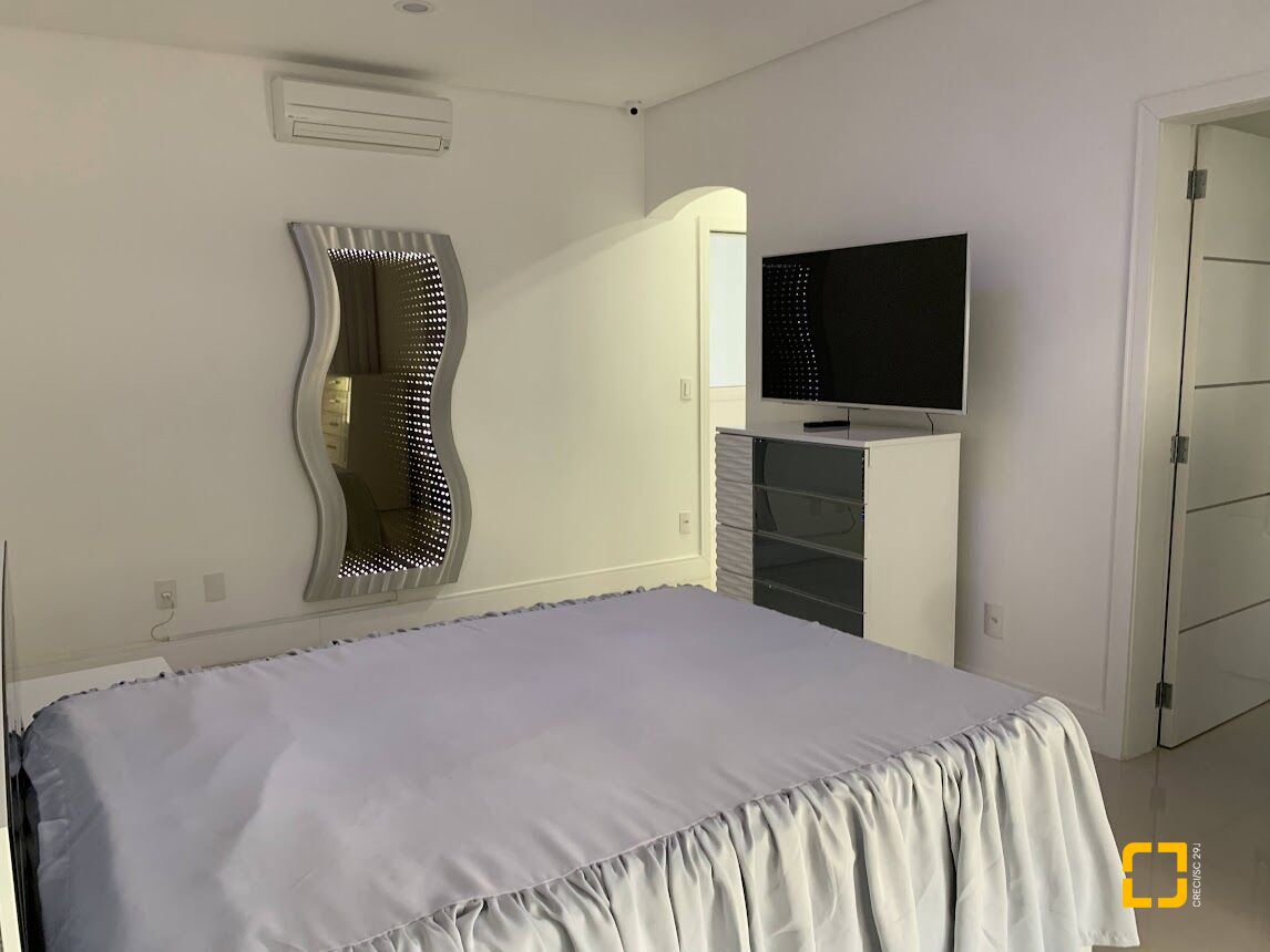 Casa com 739m², 8 quartos (sendo 4 suítes), 4 garagens, no bairro Jurerê Internacional em Florianópolis