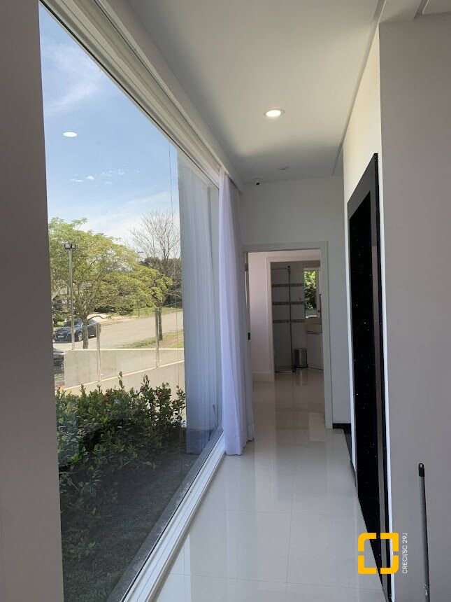 Casa com 739m², 8 quartos (sendo 4 suítes), 4 garagens, no bairro Jurerê Internacional em Florianópolis