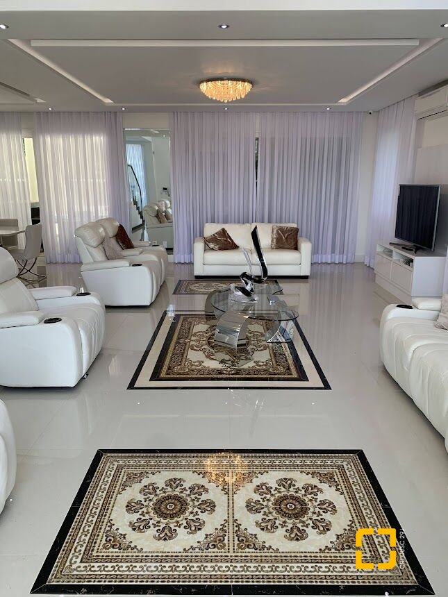 Casa com 739m², 8 quartos (sendo 4 suítes), 4 garagens, no bairro Jurerê Internacional em Florianópolis