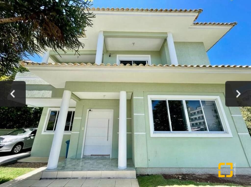 Casa com 450m², 7 quartos (sendo 3 suítes), 4 garagens, no bairro Jurerê em Florianópolis