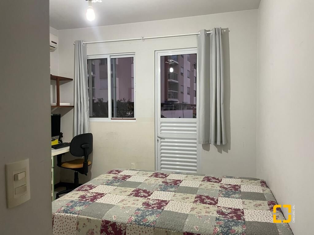 Casa com 450m², 7 quartos (sendo 3 suítes), 4 garagens, no bairro Jurerê em Florianópolis