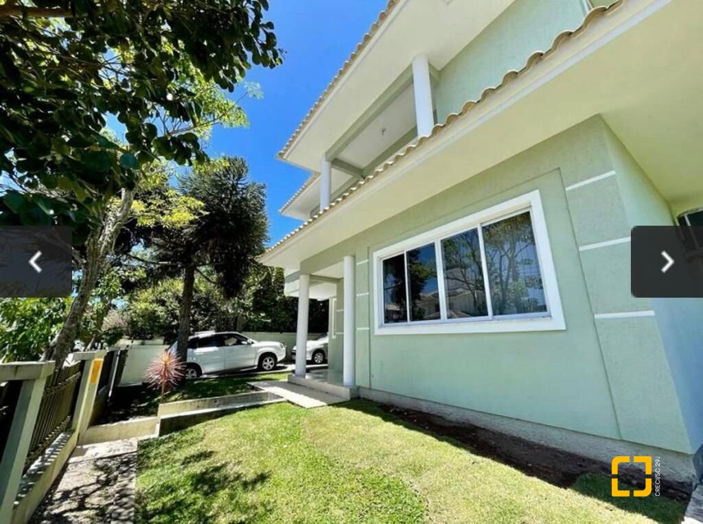 Casa com 450m², 7 quartos (sendo 3 suítes), 4 garagens, no bairro Jurerê em Florianópolis